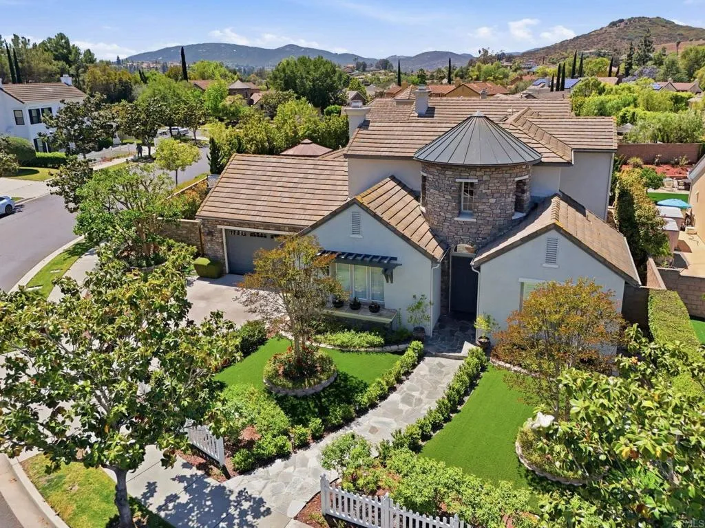 https://cdn.realtyfeed.com/cdn/127/306720602/dec3bde5d992c647267894f267c1609d.webp