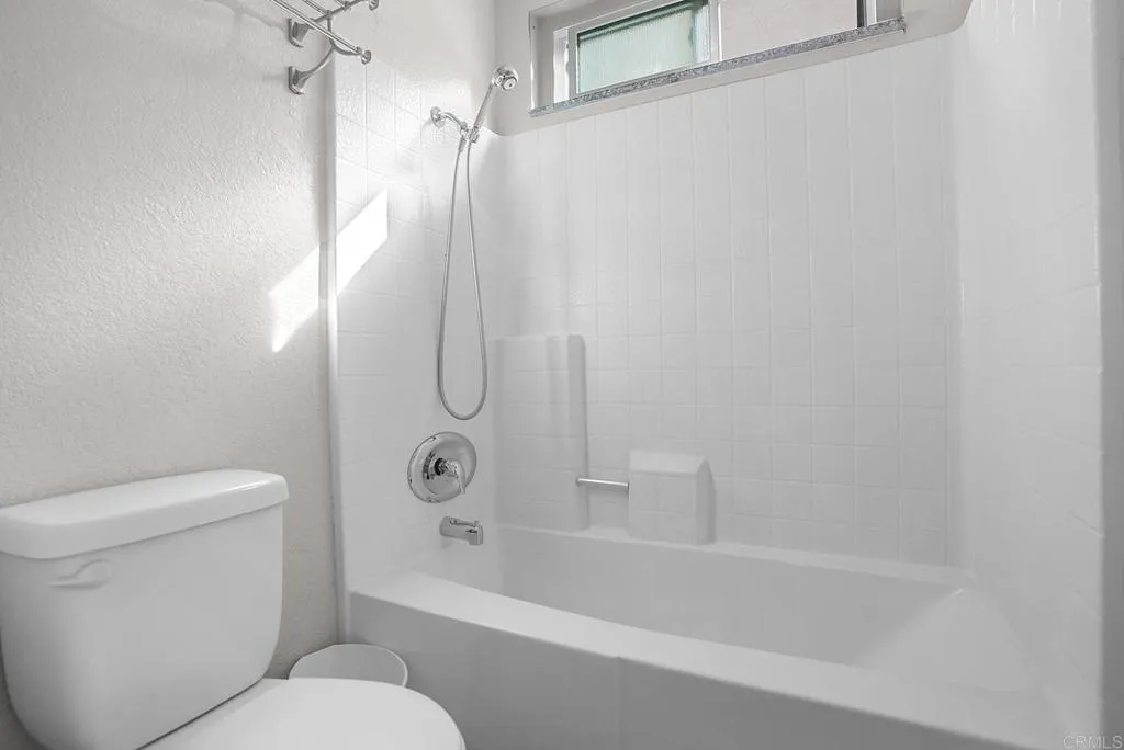 https://cdn.realtyfeed.com/cdn/127/306720673/2d9098a55a7e9c24a0bb89e01bf74849.webp