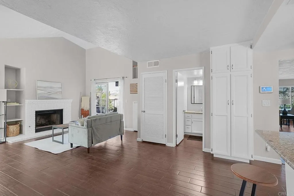 https://cdn.realtyfeed.com/cdn/127/306720673/7eb41858a2e5869ba75c3a22c2d202b8.webp