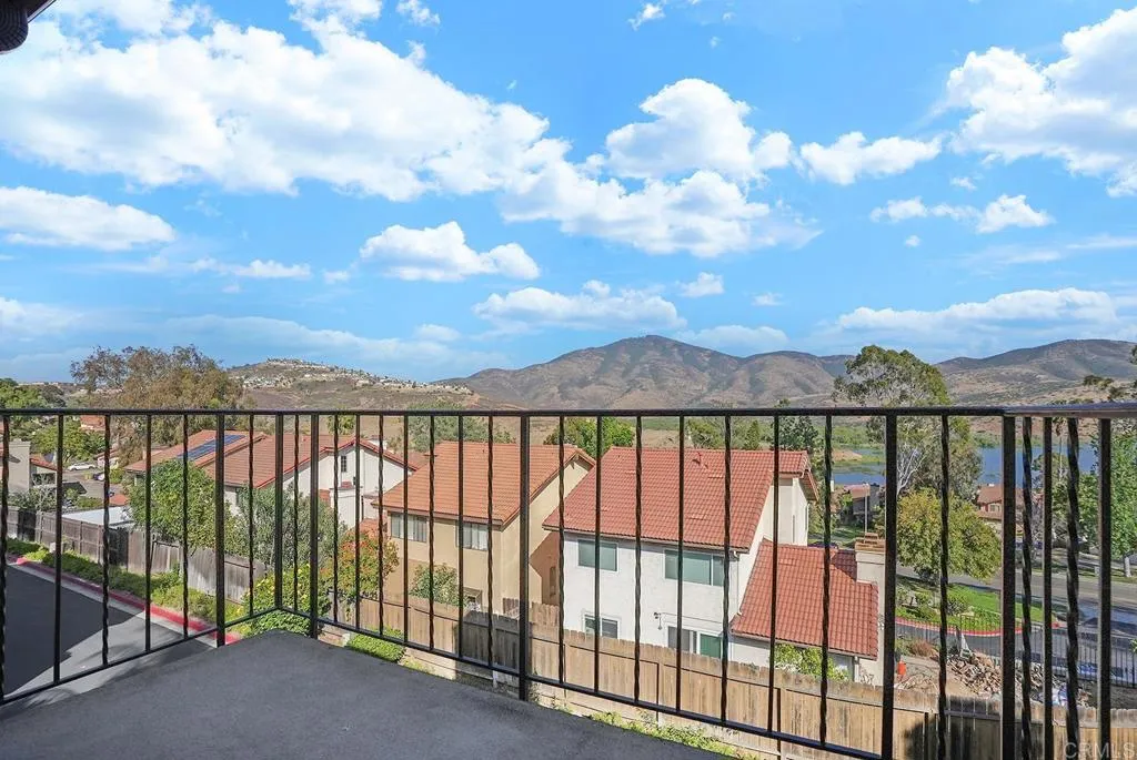 https://cdn.realtyfeed.com/cdn/127/306720673/c8b5e3a73eb2a0608723ef08fc302e80.webp