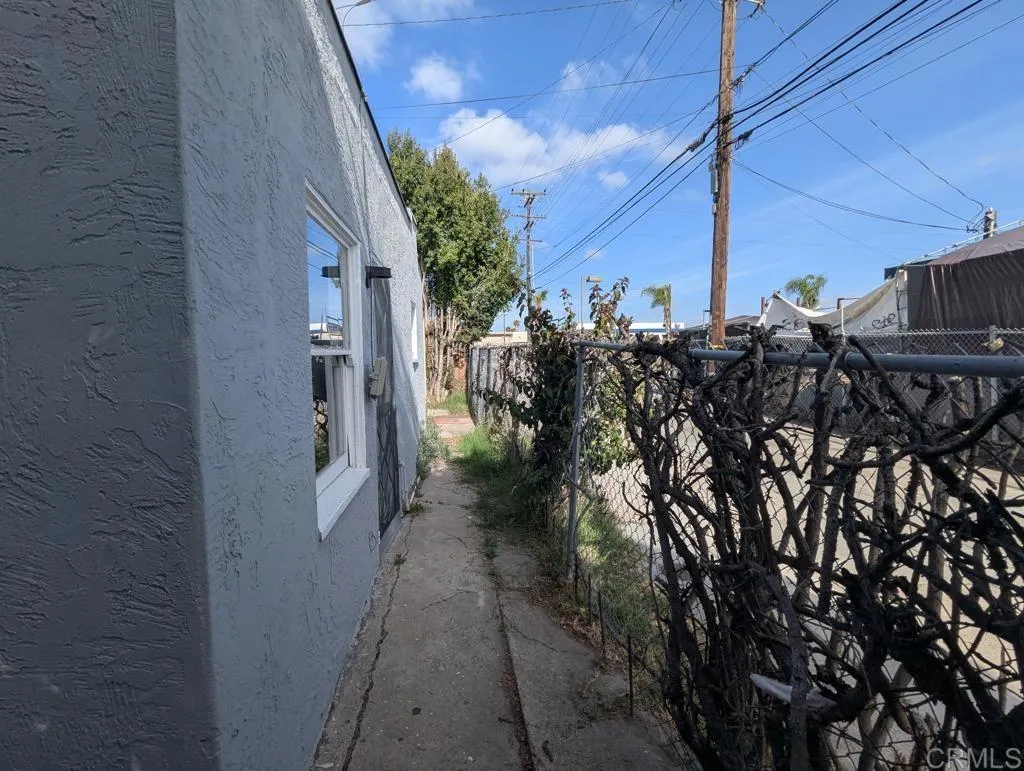 https://cdn.realtyfeed.com/cdn/127/306720791/21c88ba7ff4429dbedf64f274eaaeb12.webp