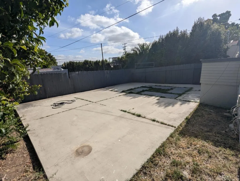 https://cdn.realtyfeed.com/cdn/127/306720791/e1089440f306708070b285e608113dea.webp