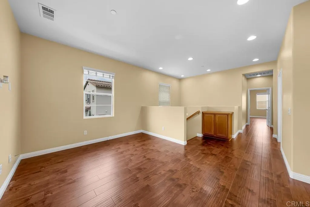 https://cdn.realtyfeed.com/cdn/127/306720820/012fd3d7f9504eb2223d5ccce1494ceb.webp