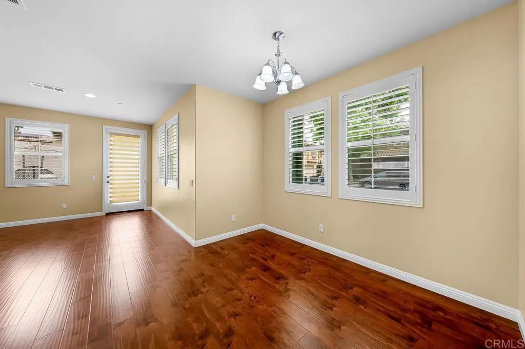 https://cdn.realtyfeed.com/cdn/127/306720820/4c3ba41f1b4b11a4b6527eed7db568cc.webp