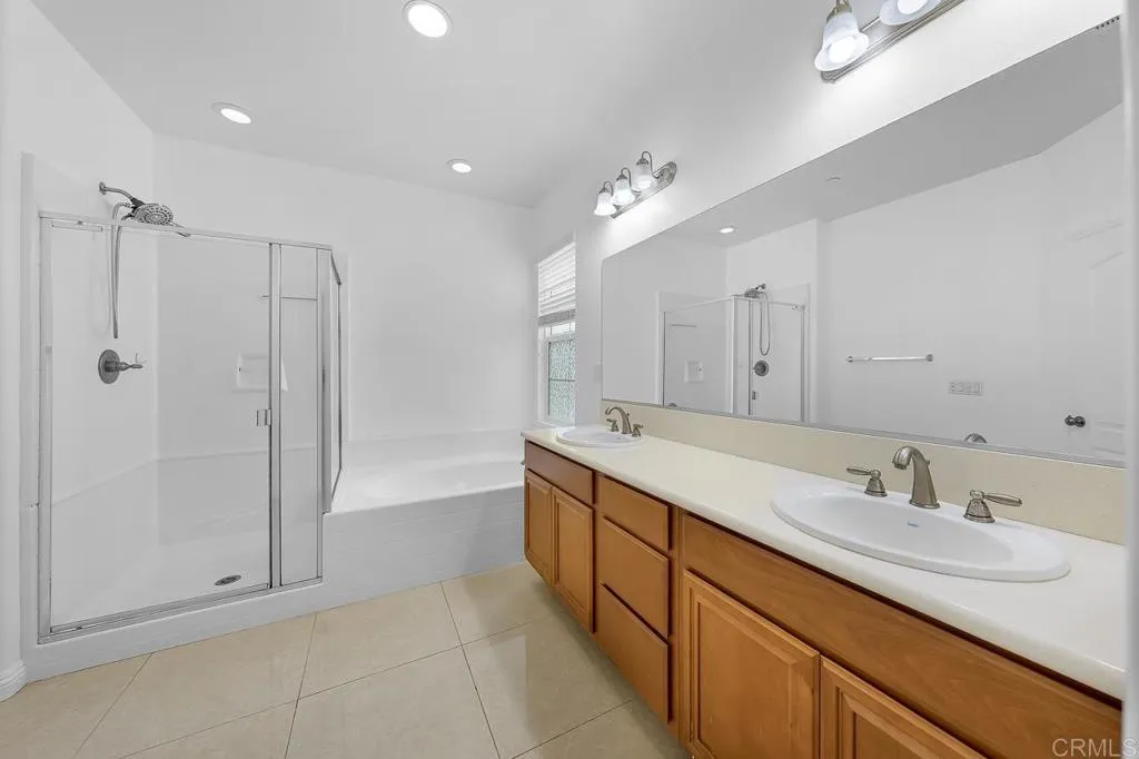 https://cdn.realtyfeed.com/cdn/127/306720820/60d2961eeaaf25a677e4154bbf242ff4.webp