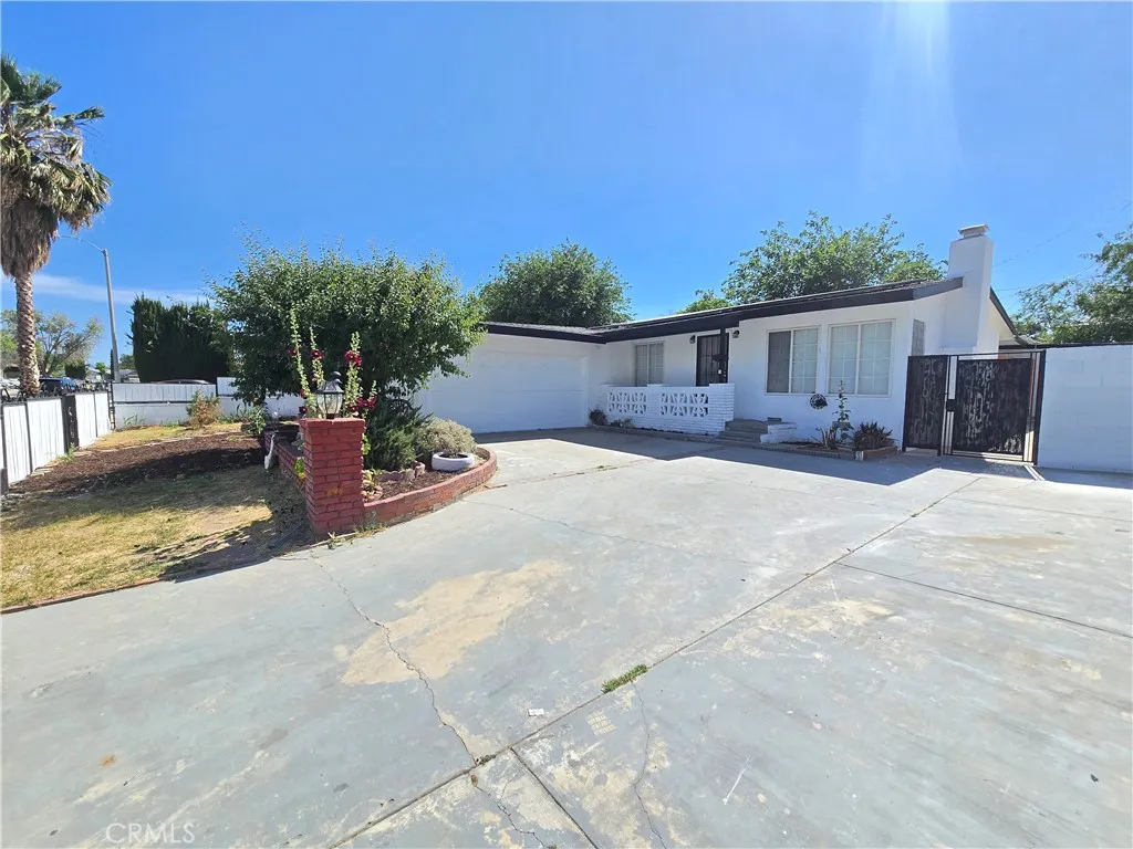 Lancaster, CA 93535