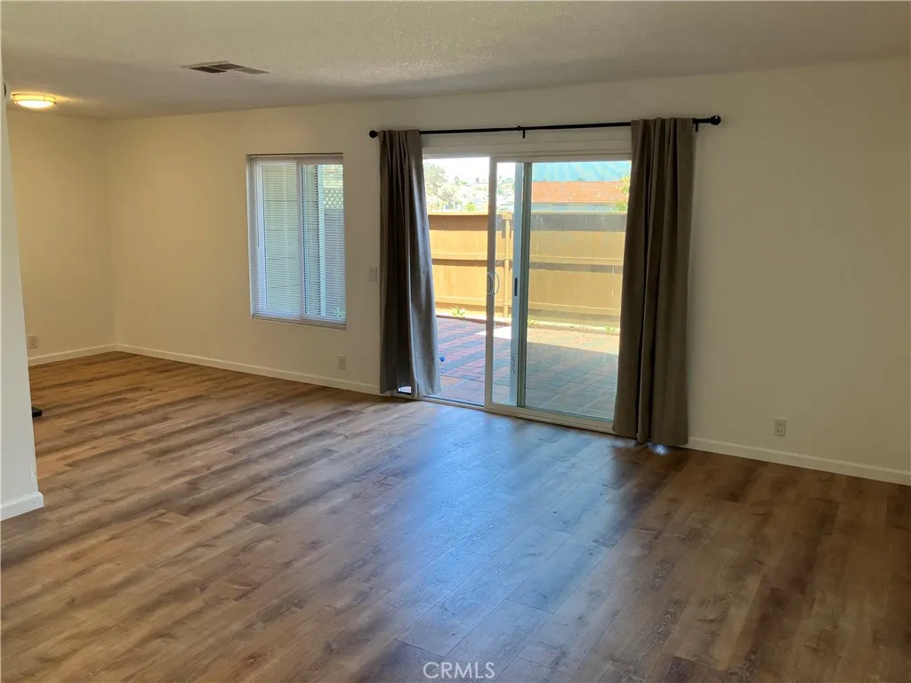 Photo #5: TR26107106 Listing: Photo #5