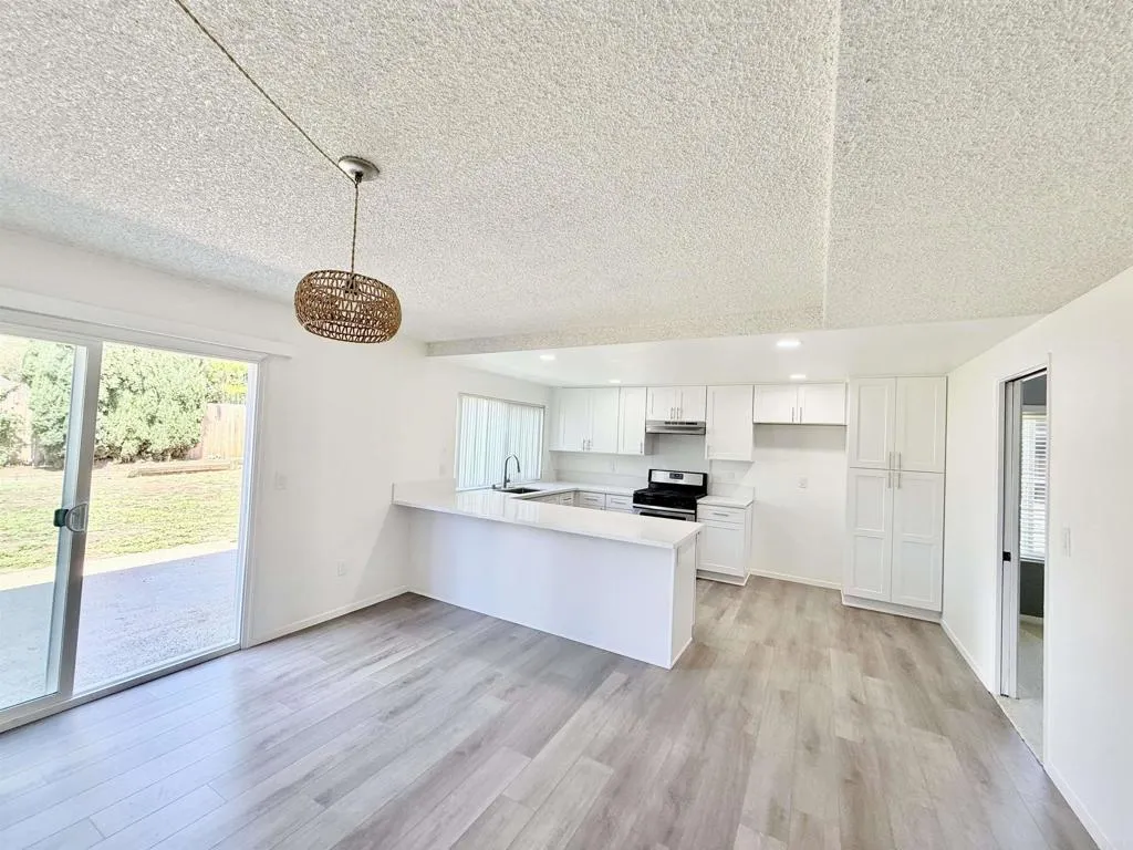 https://cdn.realtyfeed.com/cdn/127/306720925/3d3ac319aac7e4c5f2f116c5e6505c84.webp