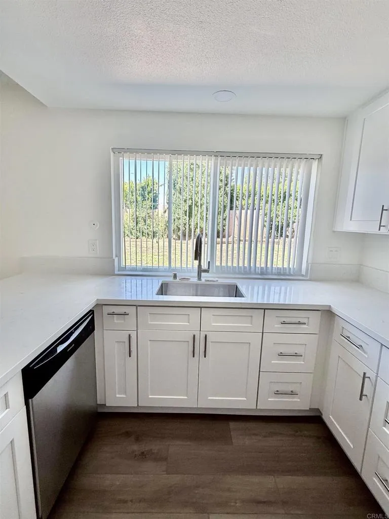 https://cdn.realtyfeed.com/cdn/127/306720925/5ea861acdf172e9b4bd6770ff18253ee.webp
