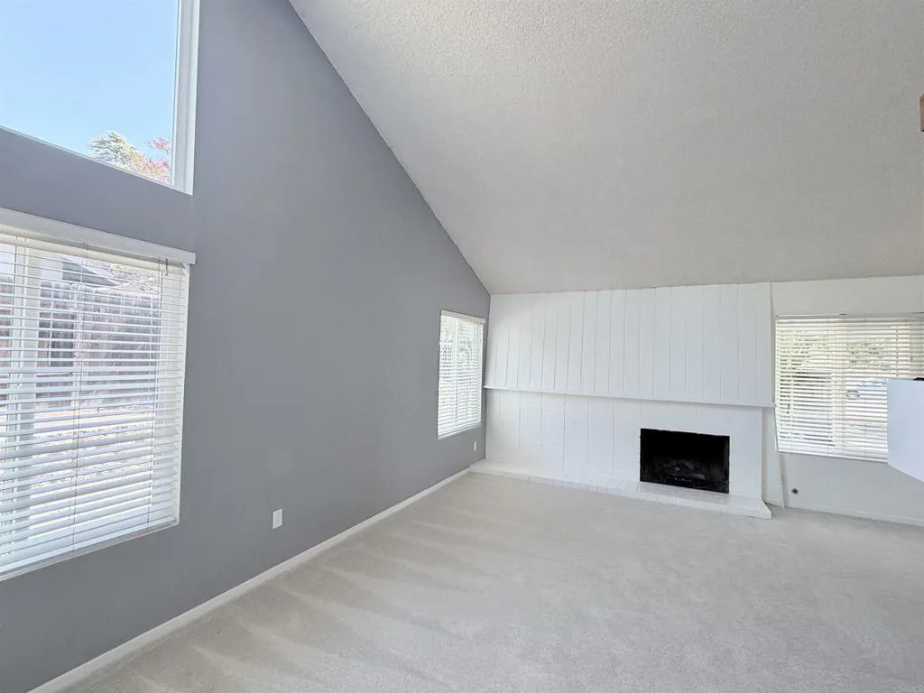 https://cdn.realtyfeed.com/cdn/127/306720925/80ce1983a5d5ad1fc6273a2c6bb97ef3.webp