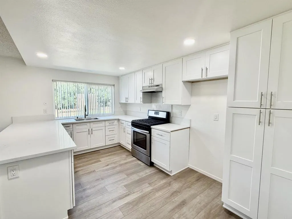 https://cdn.realtyfeed.com/cdn/127/306720925/83dfc6cff665a447cfc5159b745bbb73.webp