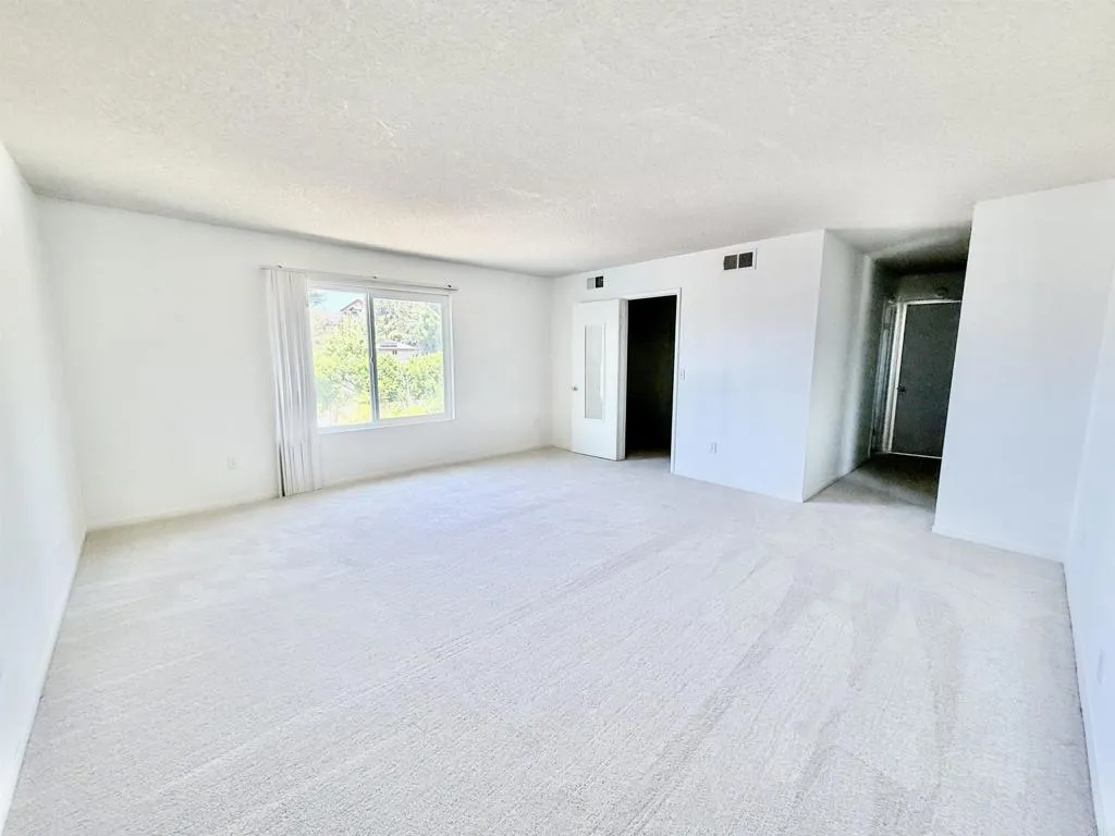 https://cdn.realtyfeed.com/cdn/127/306720925/9378385a1041fbf01e458616dcad6882.webp
