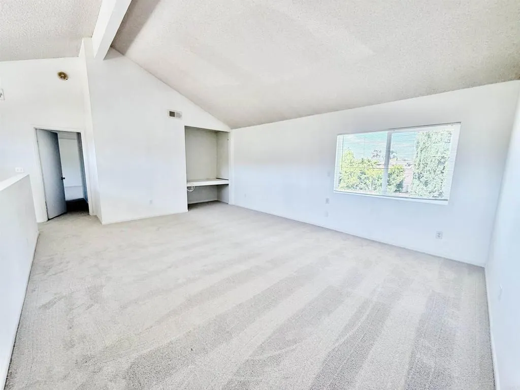 https://cdn.realtyfeed.com/cdn/127/306720925/9c438796388ad445c1ee718a96ec5987.webp