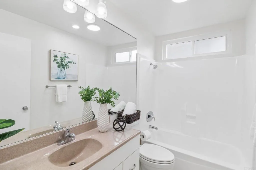 https://cdn.realtyfeed.com/cdn/127/306720927/b173bcc7766485f8d64cf6f12bdb2616.webp