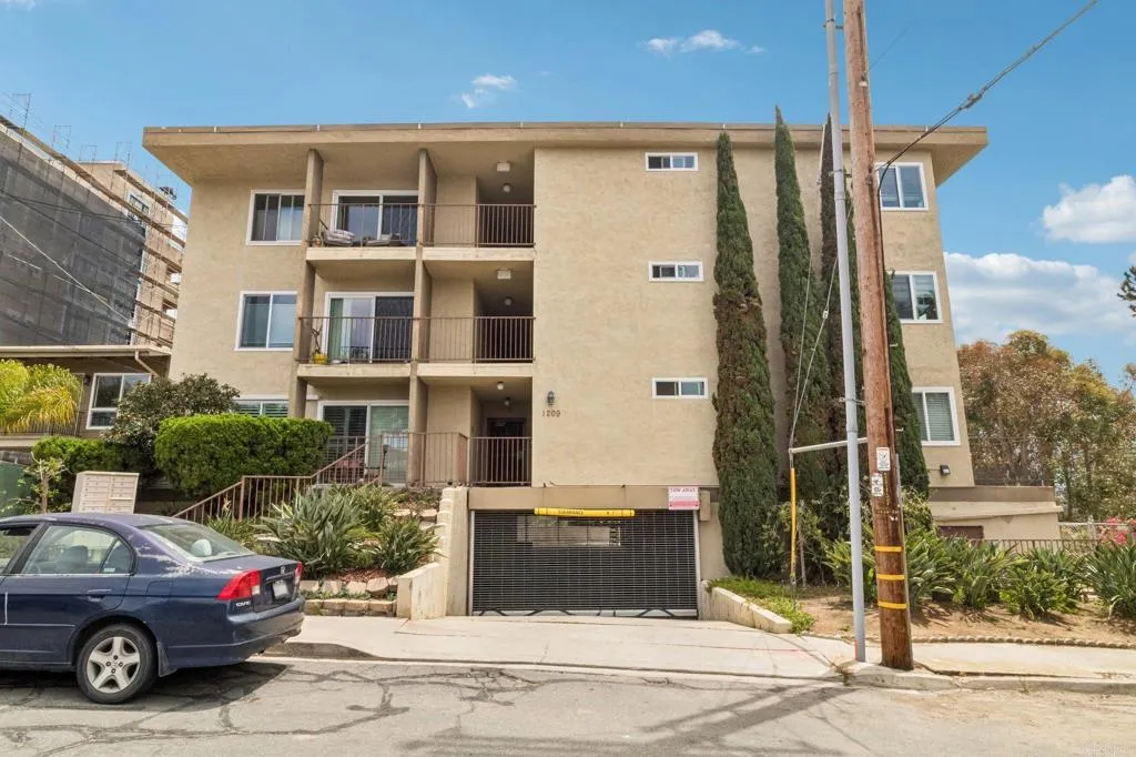 https://cdn.realtyfeed.com/cdn/127/306720927/dcd6177cb38ff8864bf205b73afaa837.webp