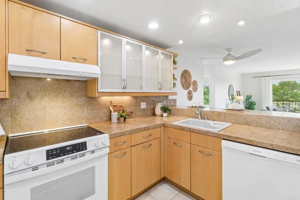 https://cdn.realtyfeed.com/cdn/127/306720927/f0707251e98978e00266ded267293b93.webp