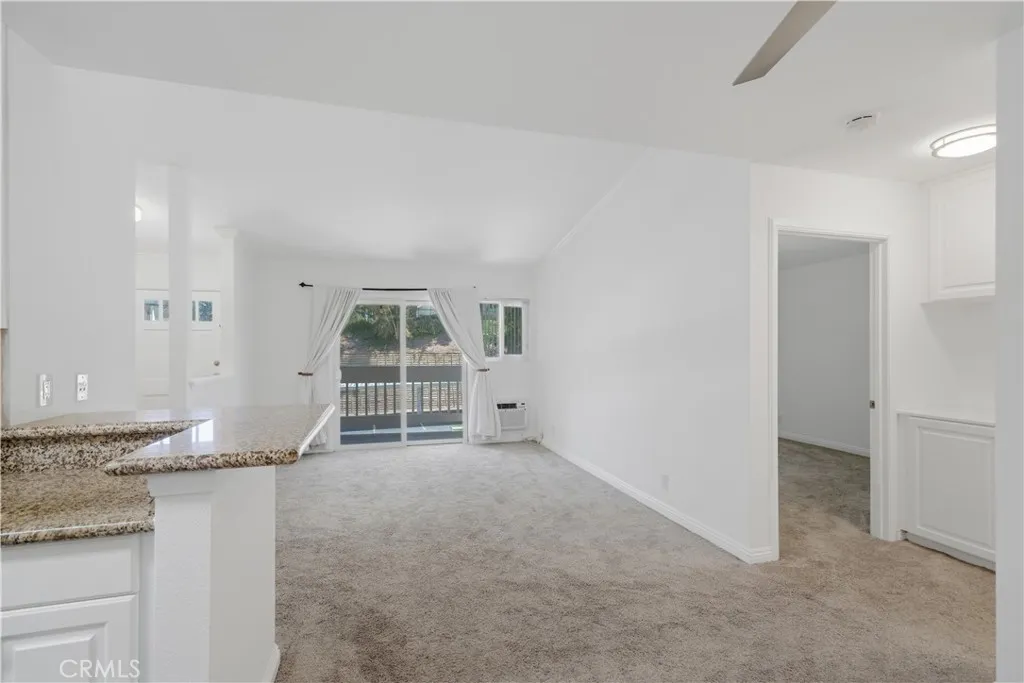 Photo #15: NP26105989 Listing: Photo #15