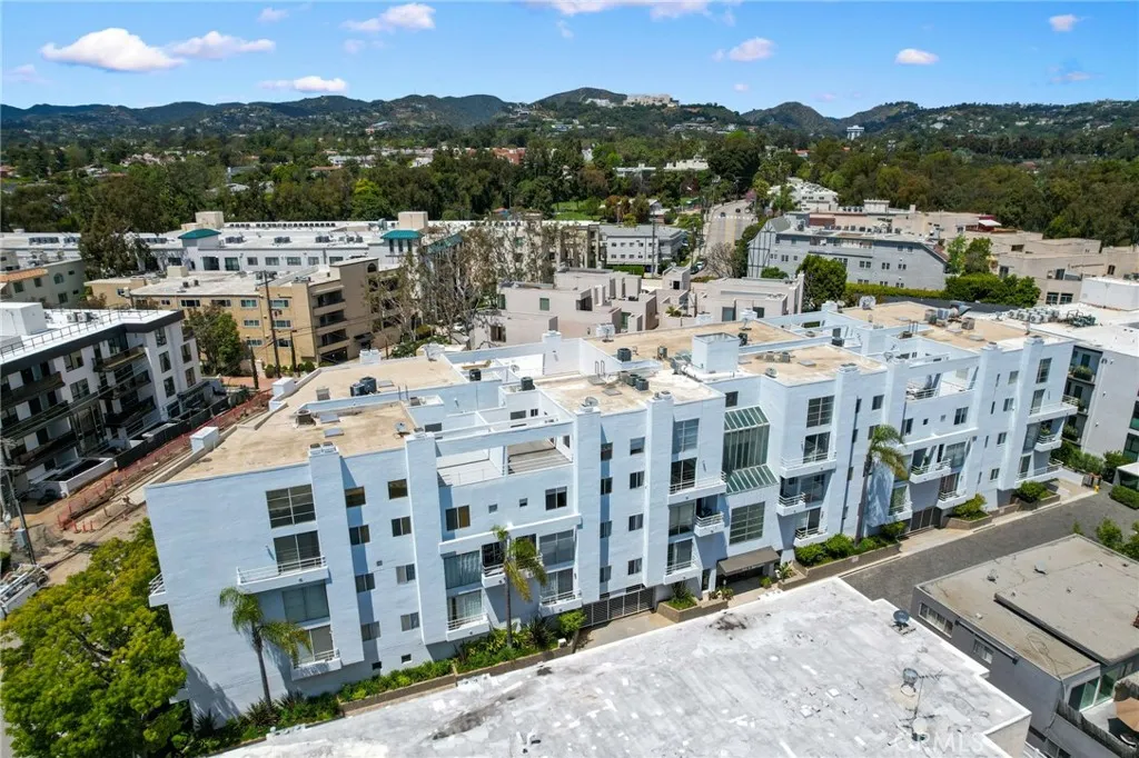 520 S Barrington Avenue Unit 116