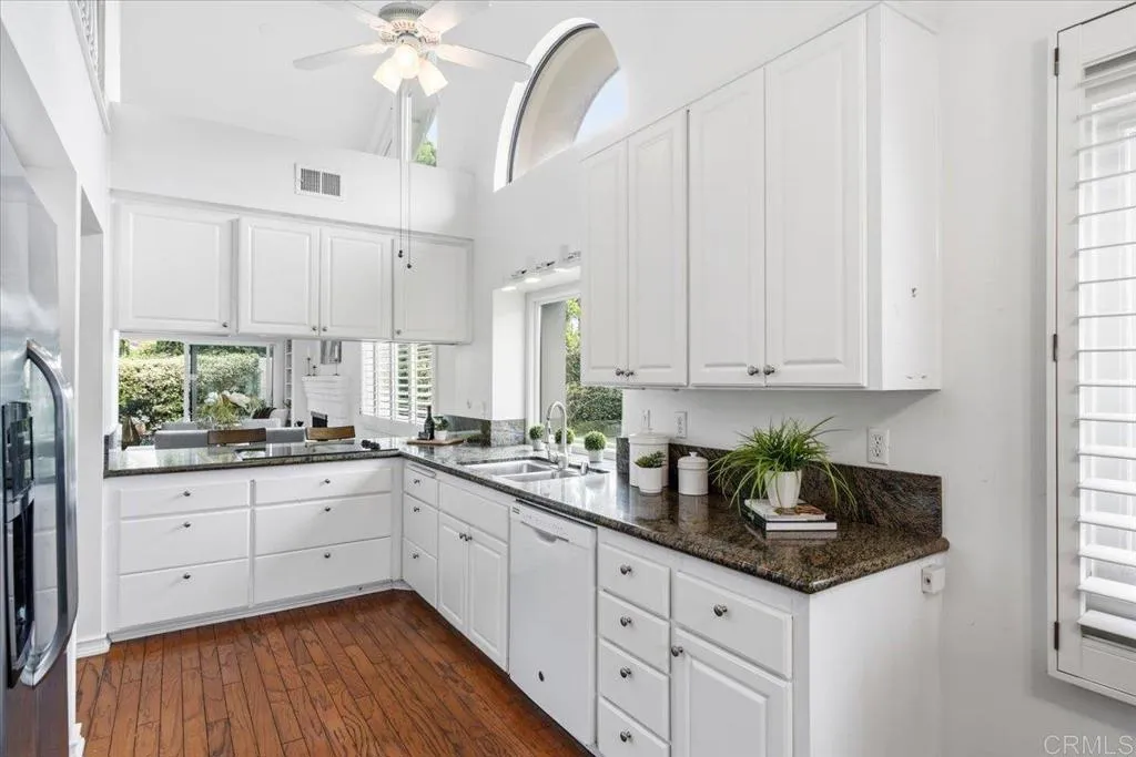 https://cdn.realtyfeed.com/cdn/127/306721024/0bb64550861fd049dd81659446364aef.webp