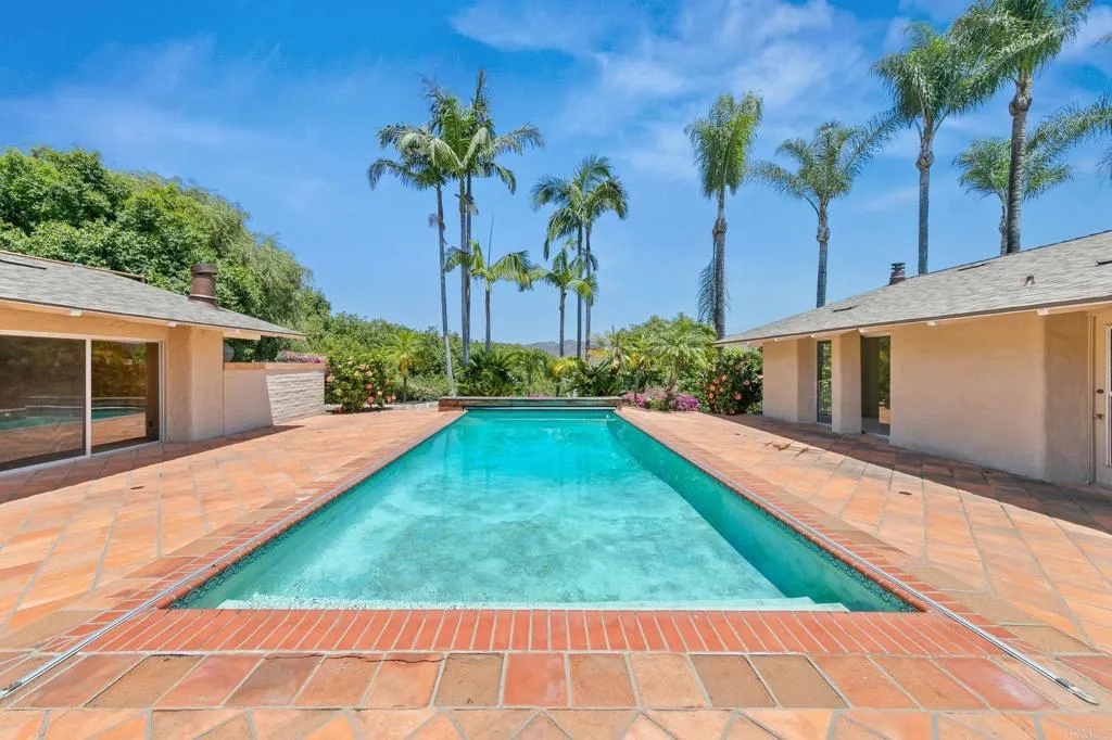 https://cdn.realtyfeed.com/cdn/127/306721141/06e83e6470ba8bdb78faa36005b0166f.webp