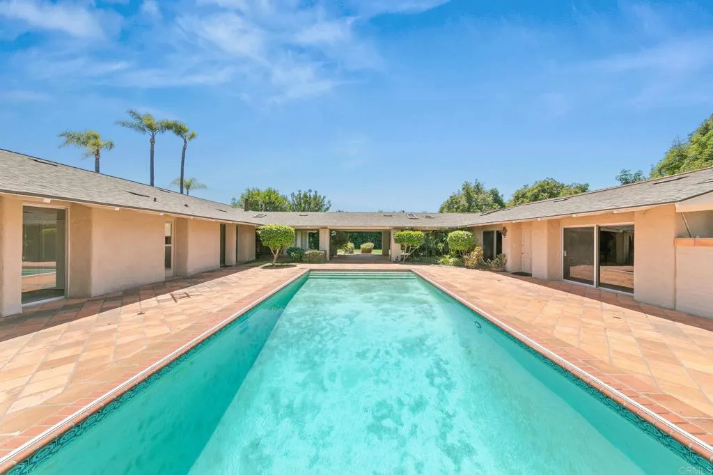 https://cdn.realtyfeed.com/cdn/127/306721141/0a0ebd4d3bf64b1a5eb4a6816205bd60.webp