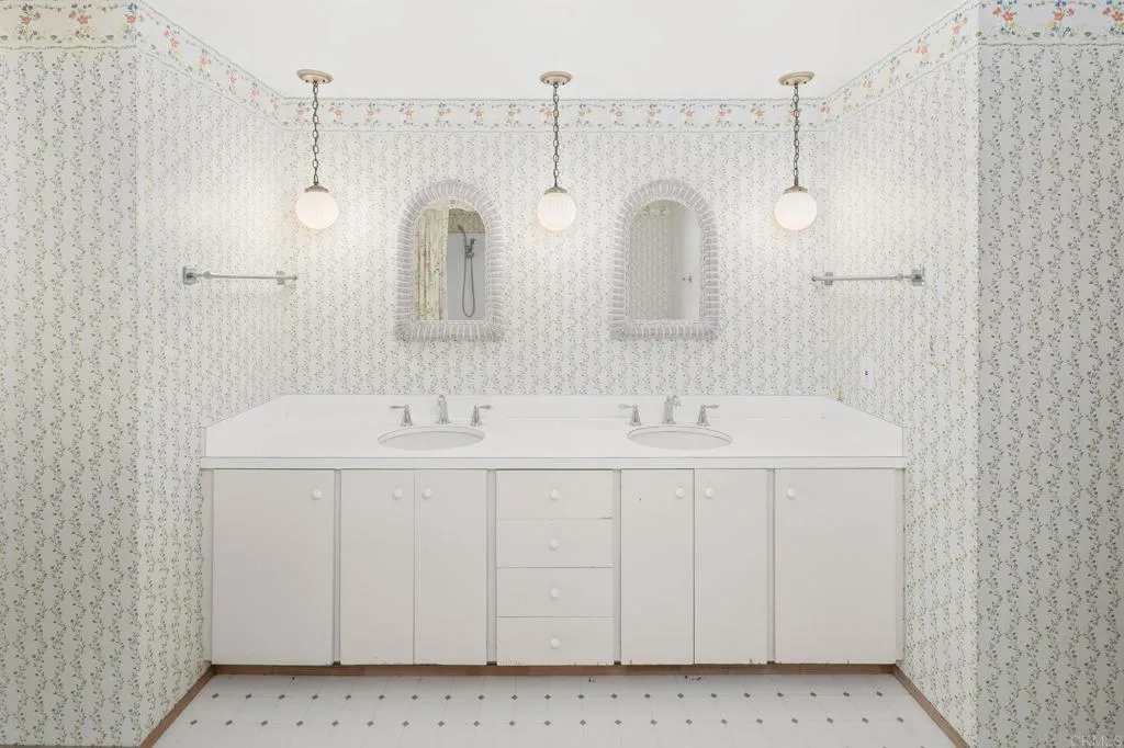 https://cdn.realtyfeed.com/cdn/127/306721141/3606235675cb99f40bf073ffdcad50e8.webp
