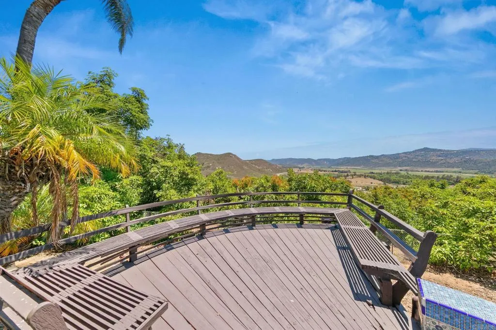 https://cdn.realtyfeed.com/cdn/127/306721141/3ecde475307a061d9ea5634dba230a5e.webp