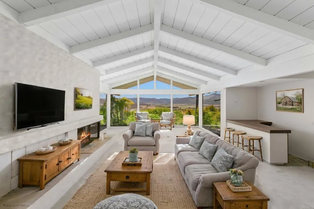 https://cdn.realtyfeed.com/cdn/127/306721141/40b8ab874a1fd43fcf1d4f659660bbd7.webp