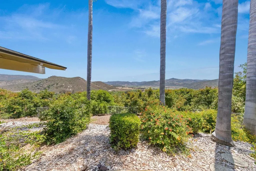 https://cdn.realtyfeed.com/cdn/127/306721141/6d7ee55e640ff0a4f0388604ac028c3a.webp