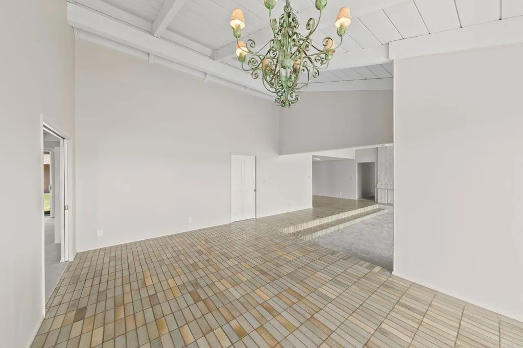 https://cdn.realtyfeed.com/cdn/127/306721141/6ebe25af69626461d258794b7081362f.webp