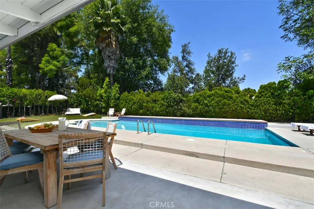Woodland Hills, CA 91367