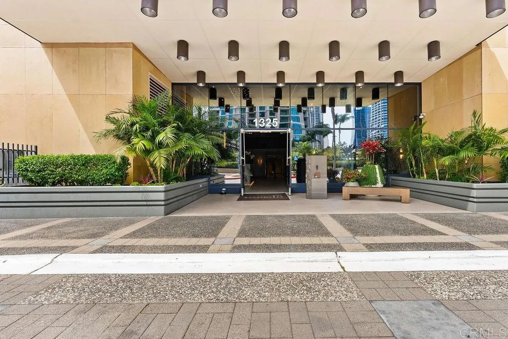 https://cdn.realtyfeed.com/cdn/127/306721192/47aa0b3f9a38e275c8c73f02a7b6154d.webp