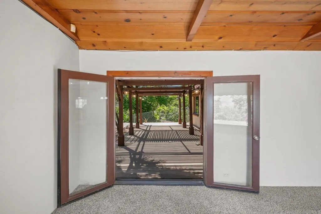 https://cdn.realtyfeed.com/cdn/127/306721200/19fbc5be500c742cd9b9b6cbebbc3f51.webp