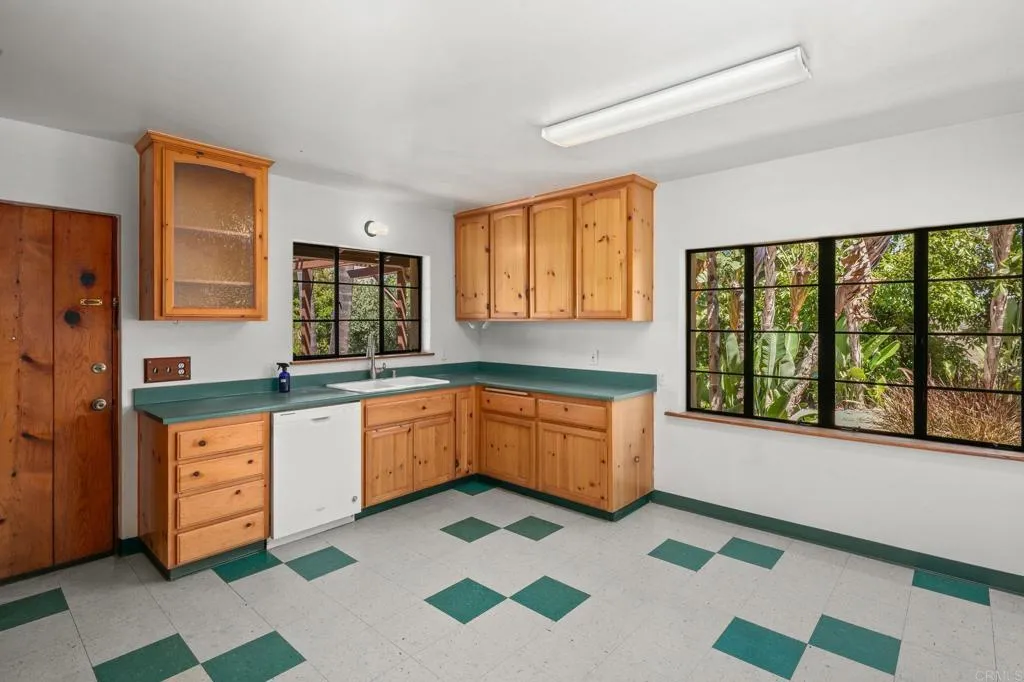 https://cdn.realtyfeed.com/cdn/127/306721200/53f97cc2e03066f1c94ec1adc5d30b93.webp