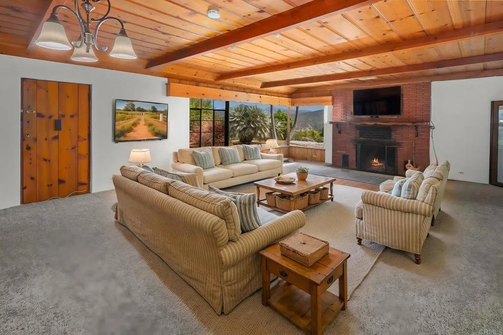 https://cdn.realtyfeed.com/cdn/127/306721200/fc2cce66e5ccb55188c8b17adb5baa20.webp