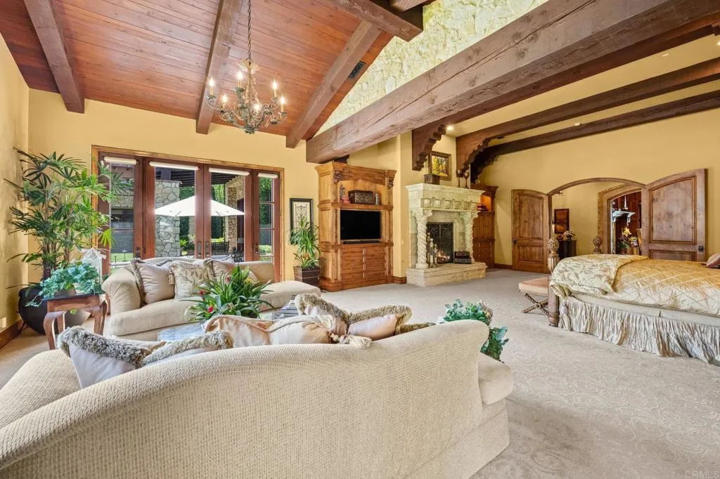 https://cdn.realtyfeed.com/cdn/127/306721288/2882d5b10fd196a8edde54d2414f59b6.webp