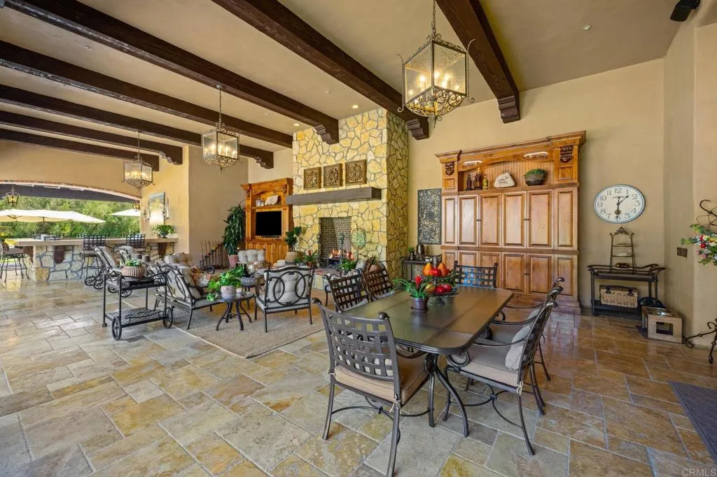 https://cdn.realtyfeed.com/cdn/127/306721288/47f7e0f796488a614694859d2166236c.webp