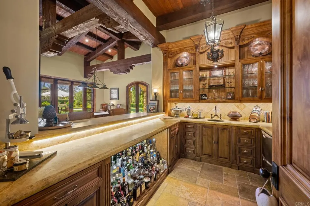 https://cdn.realtyfeed.com/cdn/127/306721288/8c7c8ace268e88640e77d1578ca1f116.webp