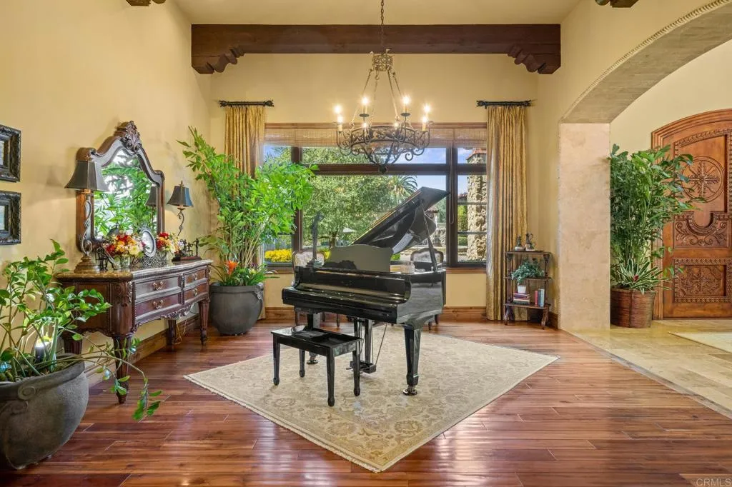 https://cdn.realtyfeed.com/cdn/127/306721288/9b469c29e8df9f0cf2f1f2a6437e2480.webp
