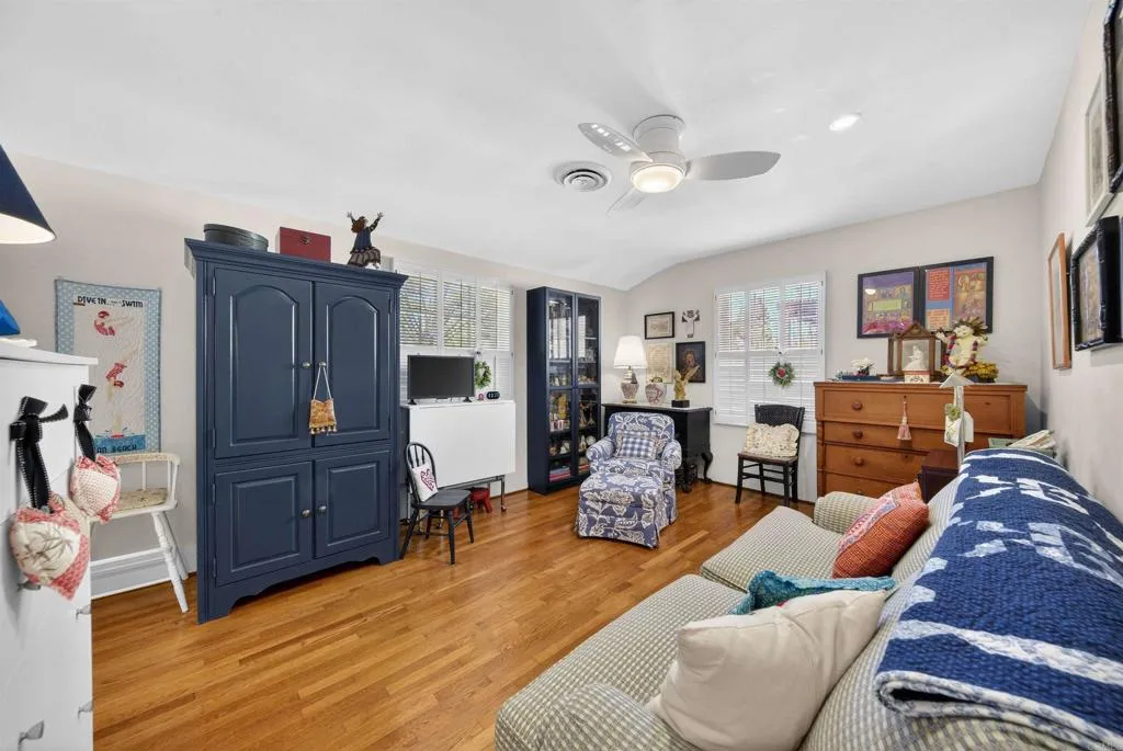 https://cdn.realtyfeed.com/cdn/127/306721350/14306be7b29630d17885bbd3b2dc2136.webp