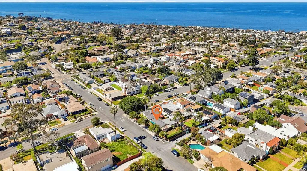 https://cdn.realtyfeed.com/cdn/127/306721350/26e56b317f6bc026cda03c09f699c3db.webp