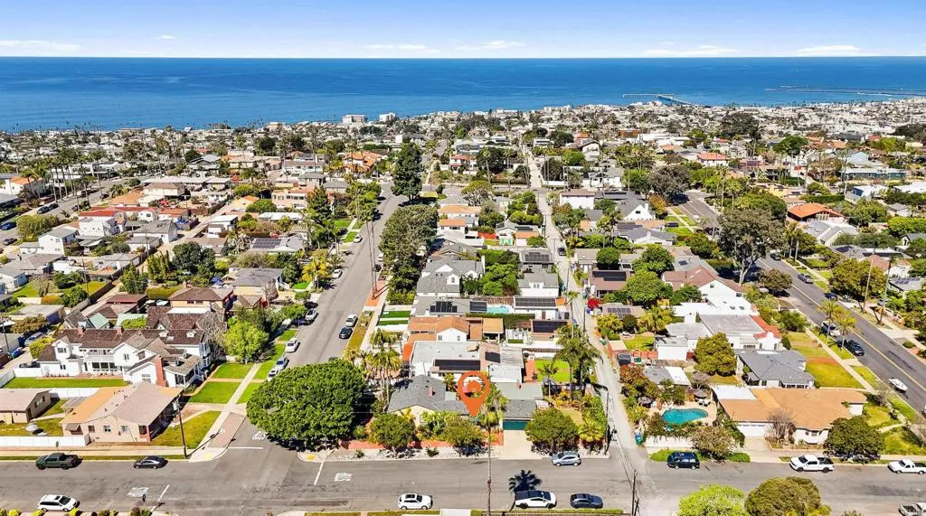 https://cdn.realtyfeed.com/cdn/127/306721350/2d578b4aa39574c1fa6101c4dfb546a5.webp