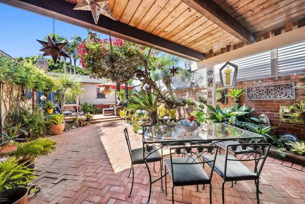 https://cdn.realtyfeed.com/cdn/127/306721350/32fef29514bdc9a8f883244a0680c7bf.webp