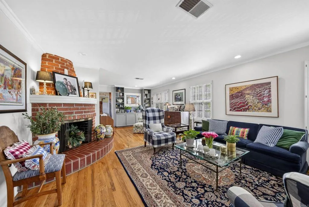 https://cdn.realtyfeed.com/cdn/127/306721350/5db9a605da6d9760789a3652577198d0.webp