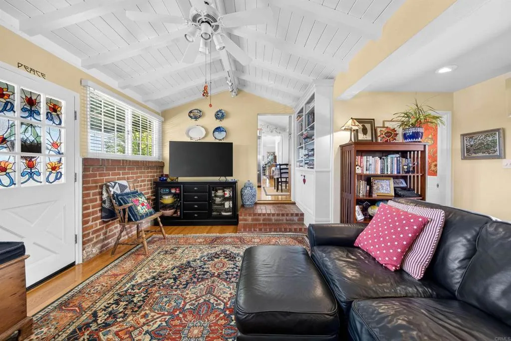 https://cdn.realtyfeed.com/cdn/127/306721350/a675609a5b3a92b112d7587defd70910.webp