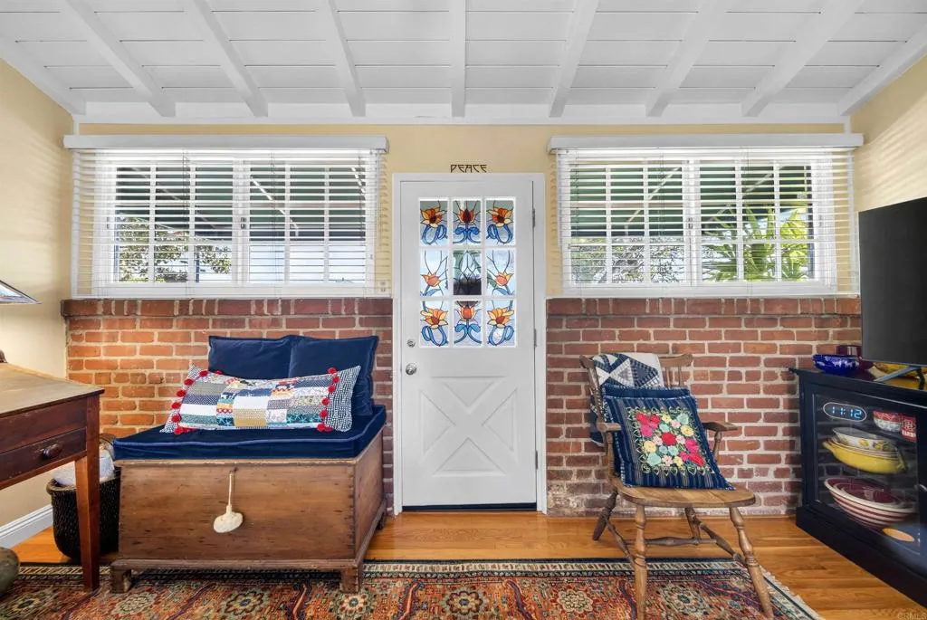 https://cdn.realtyfeed.com/cdn/127/306721350/bda8518b2032097d78e63bd6080d50af.webp