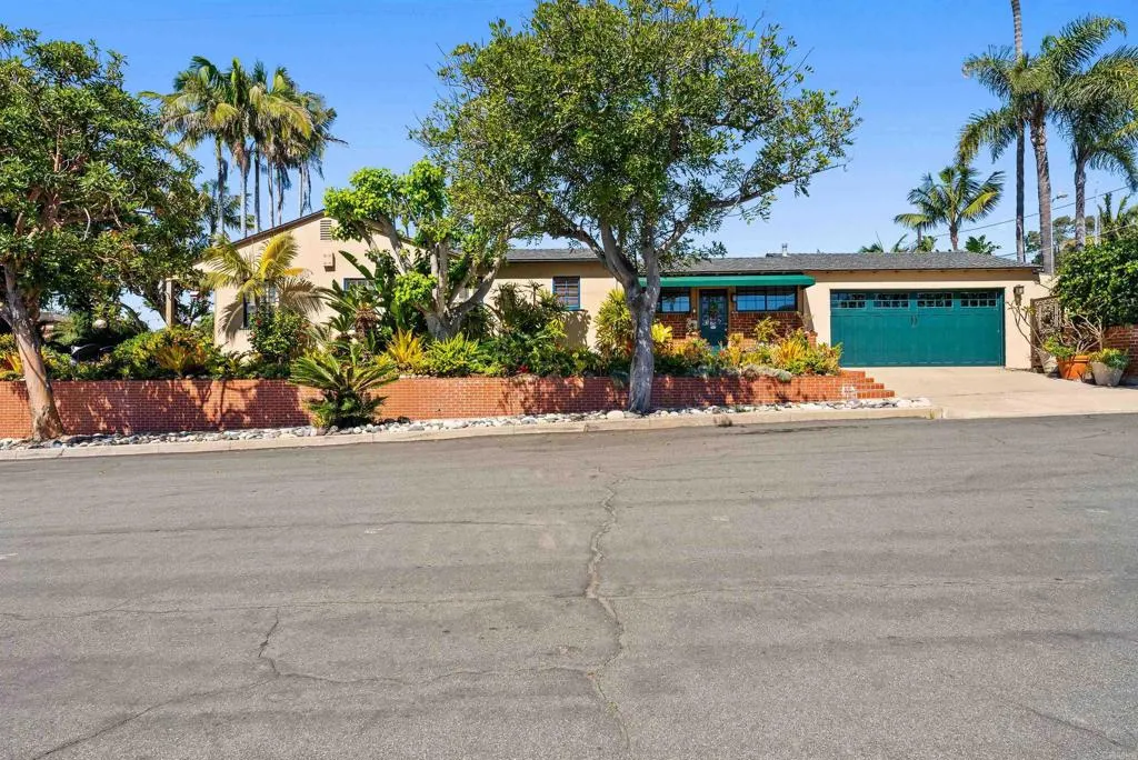 https://cdn.realtyfeed.com/cdn/127/306721350/d01db1bd3f0c1e97b839357d33d1e0ec.webp