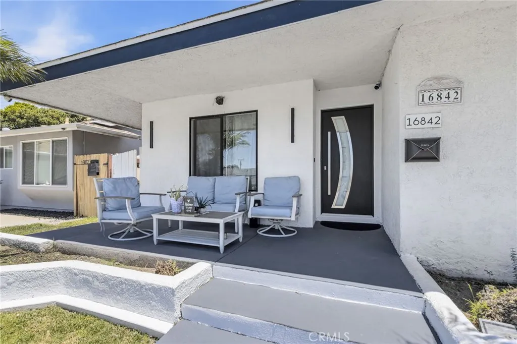 16842 Lucia Lane, Huntington Beach, CA 92647 - Photo 5 of 50, Huntington Beach, CA