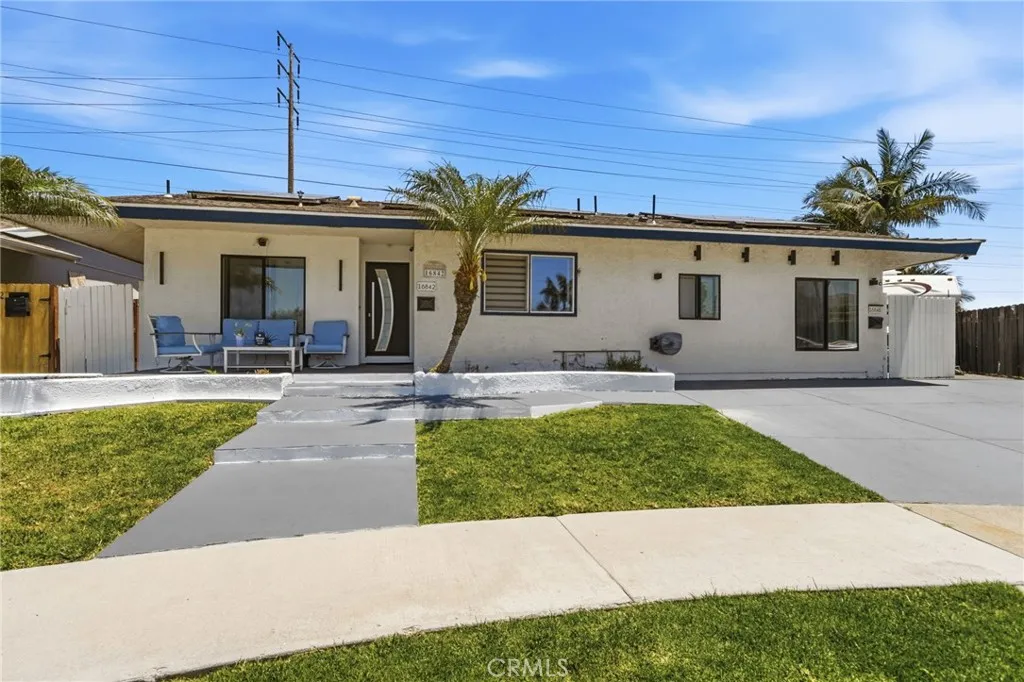 16842 Lucia Lane, Huntington Beach, CA 92647 - Photo 4 of 50, Huntington Beach, CA