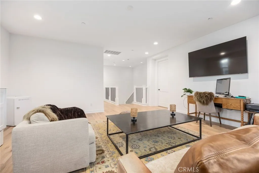 https://cdn.realtyfeed.com/cdn/127/306721394/892ed5cbc24a56db9c5069eebcc122de.webp